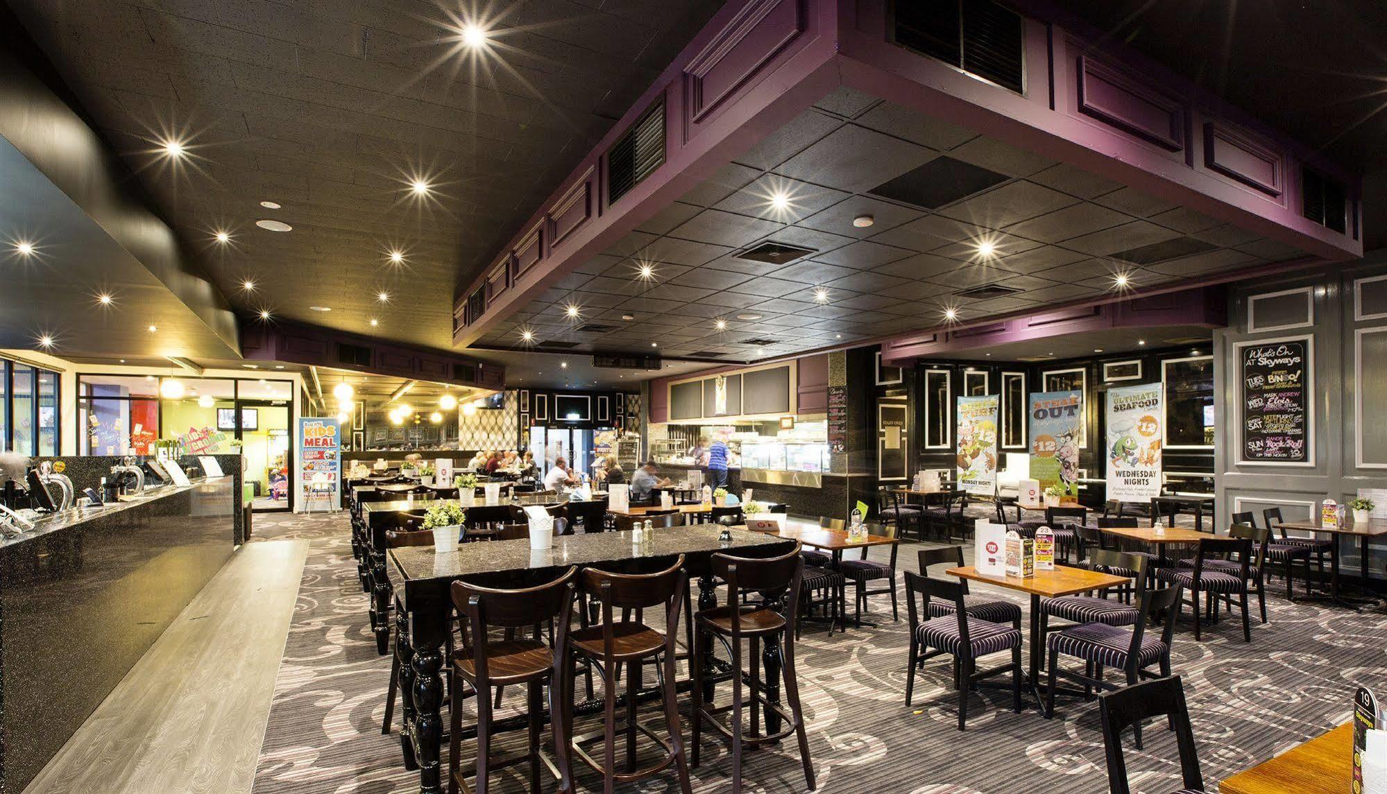 Nightcap At Skyways Hotel Melbourne Exterior photo